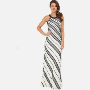 Adrianna Papell White Black Diagonal Beaded Sequin Prom Formal Gown Dress